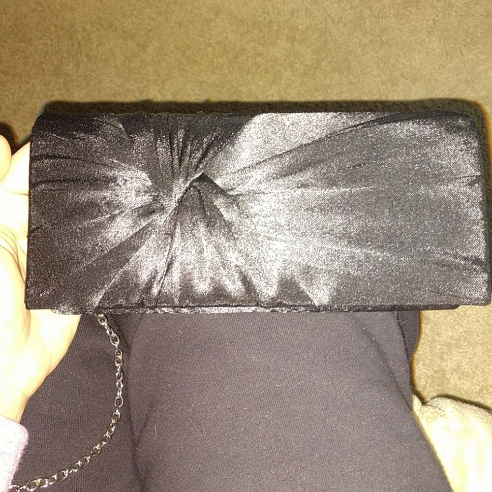 Black clutch